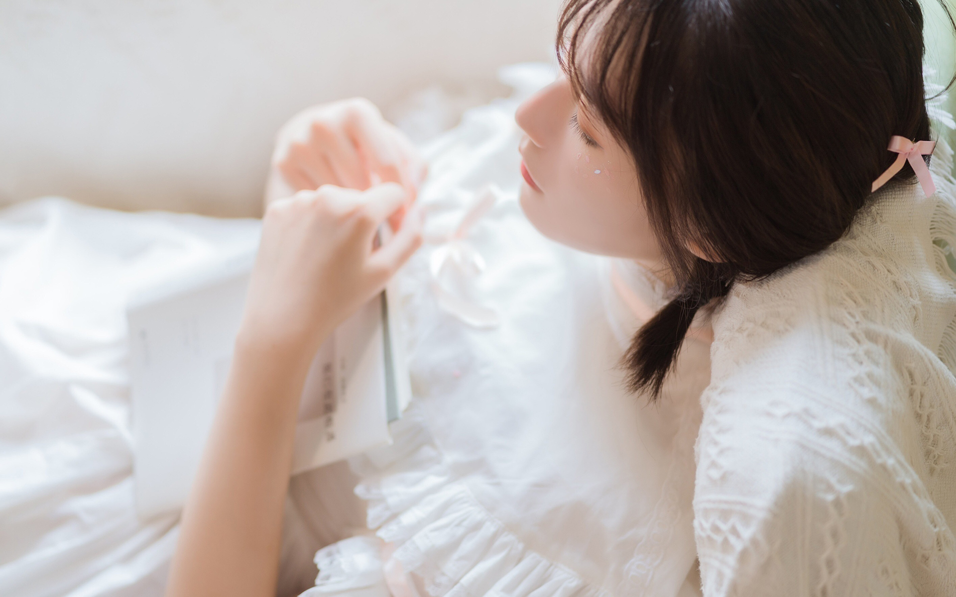 甜美清纯美女唯美高清桌面壁纸