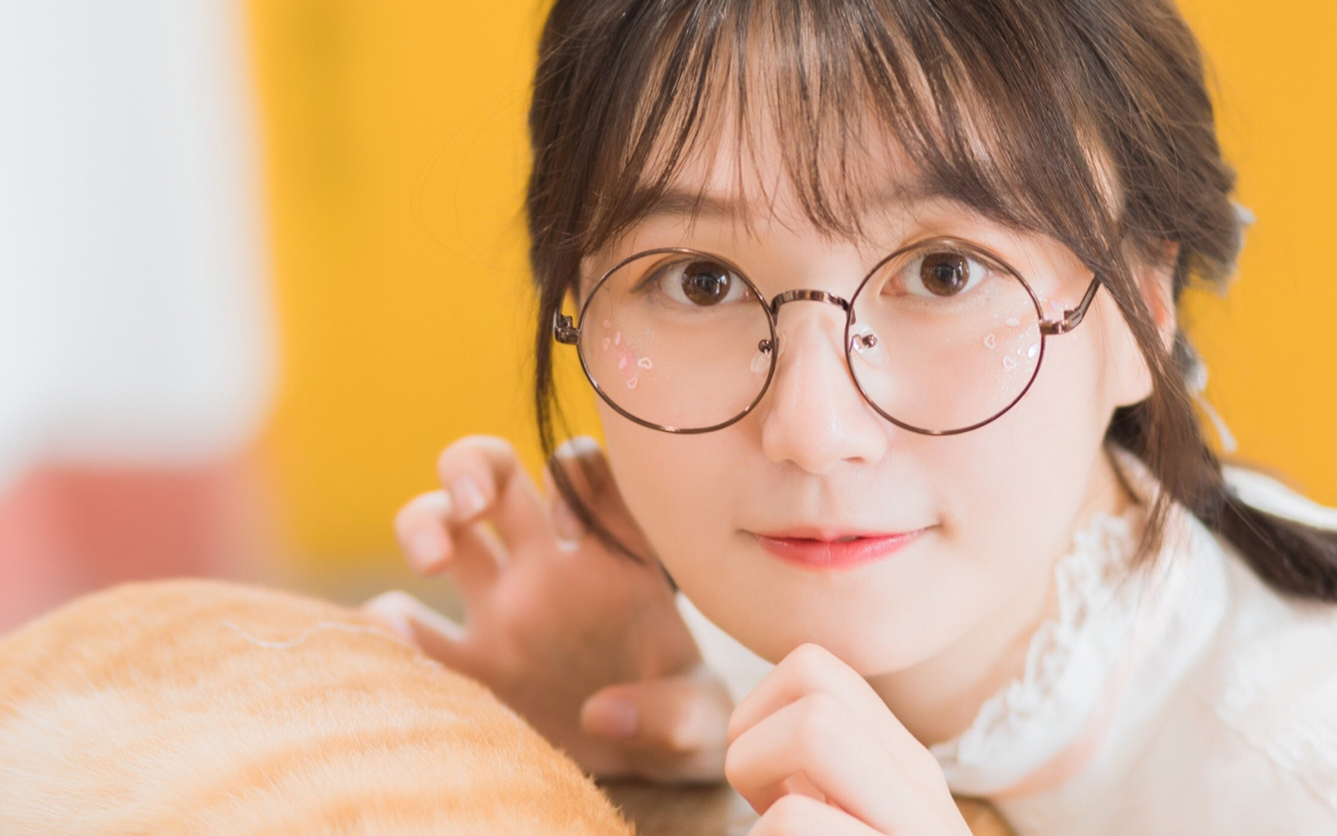 甜美清纯美女唯美高清桌面壁纸