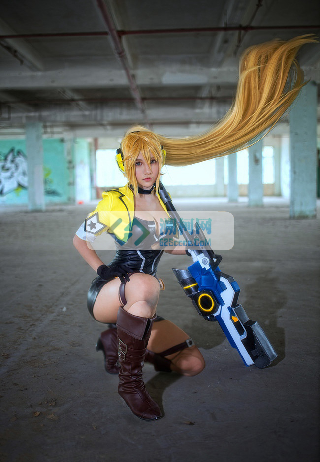 混血美女Cosplay莉莉少女咖啡枪朱诺埃蒙斯图片 - 溯柯网